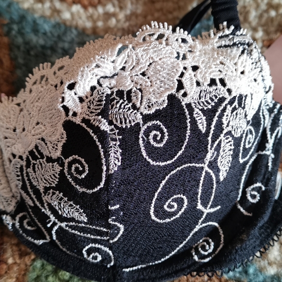 Sophie B. Bra - Picture 4 of 10